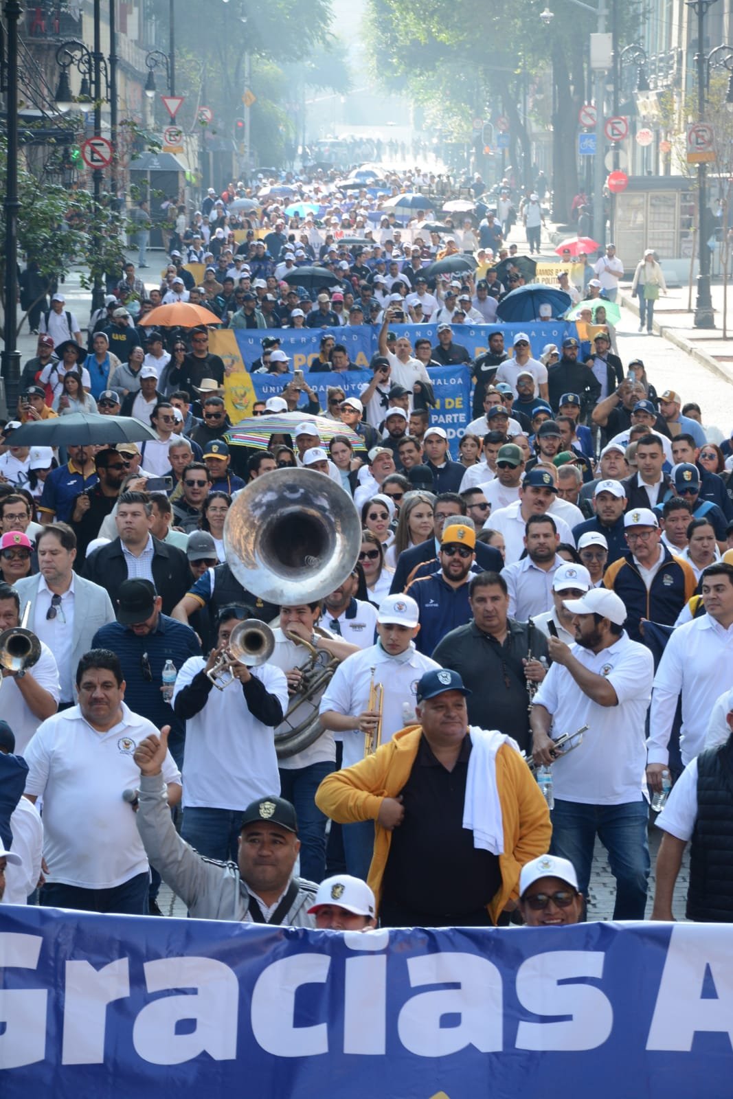 La UAS y la banda sinaloense se apoderan de las calles de la CDMX; exigen parar la persecución política de  Rocha Moya