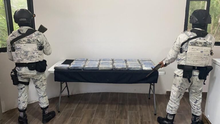 GUARDIA NACIONAL LOCALIZA ENTRE ARRECIFES UN APROXIMADO DE 25 KILOS DE POSIBLE COCAÍNA