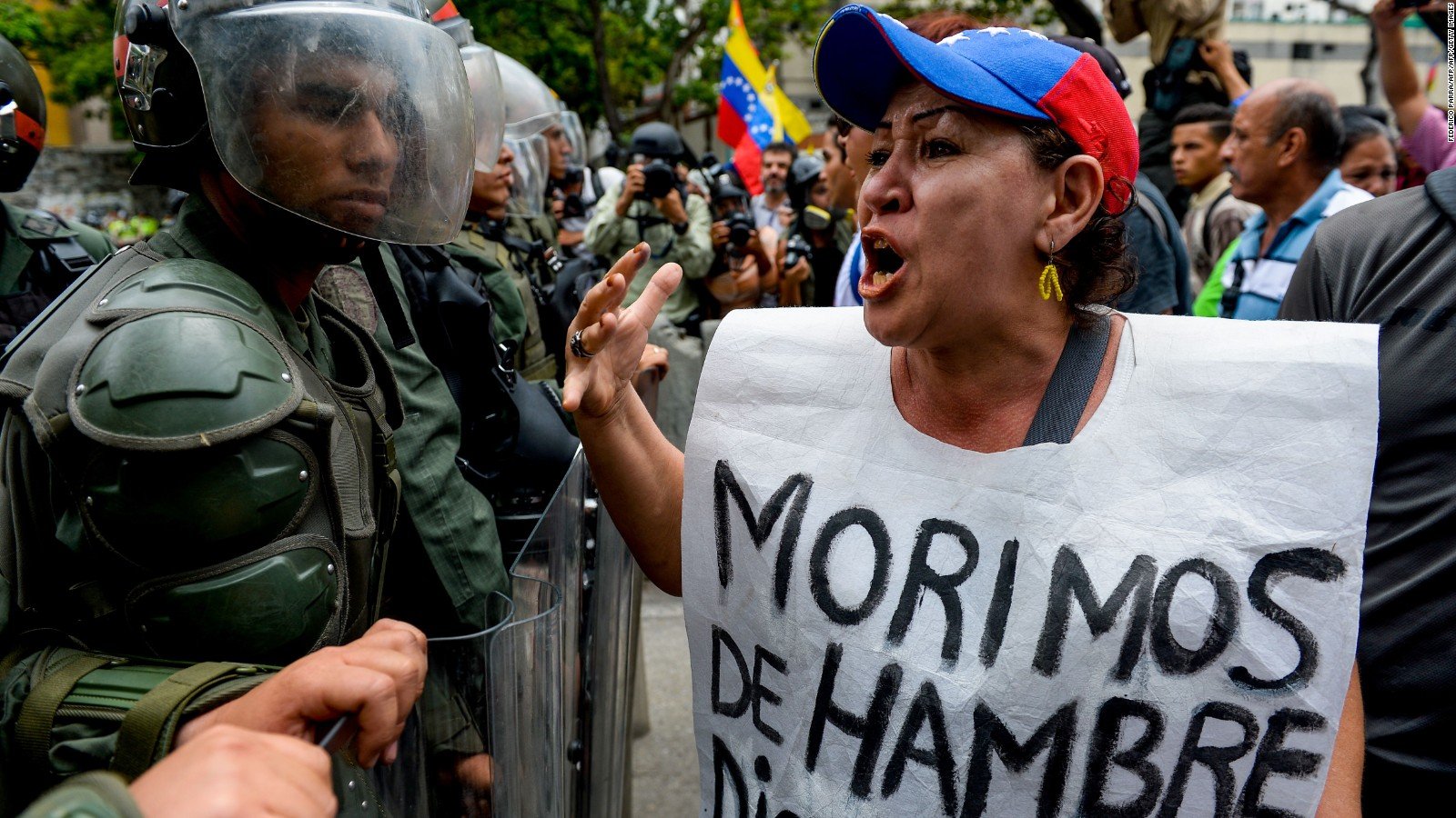 Nicolás Maduro, ropa y violencia